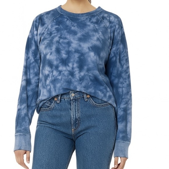 Old Navy Sweaters - 5/$25 Old Navy Women's Blue Tied Died Sweater